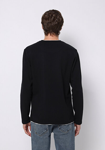 صورة من أسود للرجال تي شيرت كم طويل