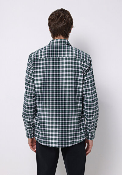 صورة من أخضر للرجال قميص كم طويل