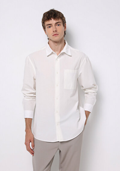 صورة من أبيض للرجال قميص  كم طويل