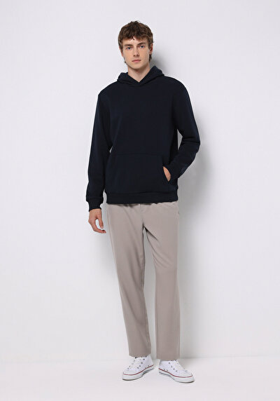 صورة من بيج للرجال بناطيل