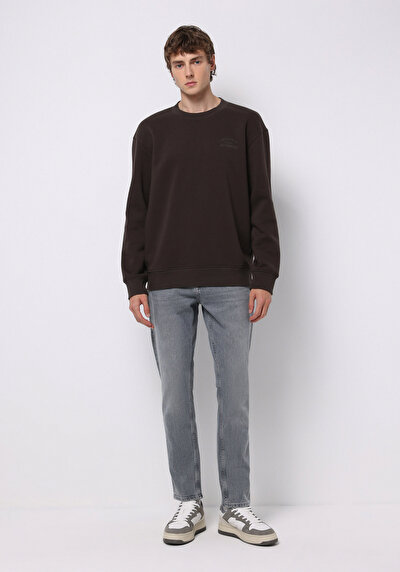 صورة من أزرق فاتح للرجال بناطيل