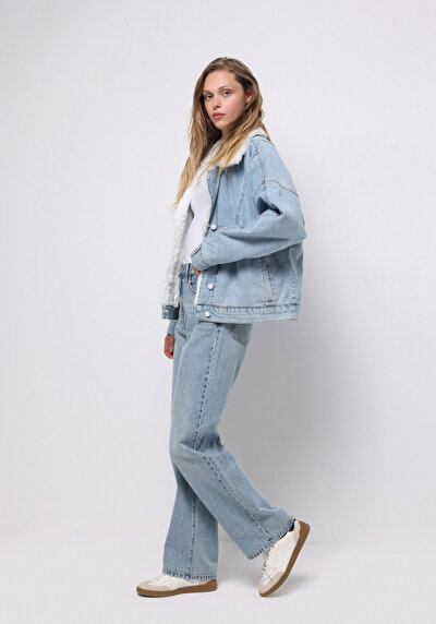 صورة من أزرق للنساء بناطيل