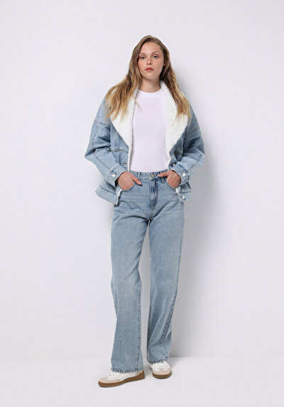 صورة من أزرق للنساء بناطيل