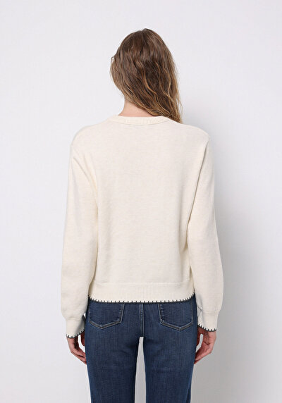 صورة من بيج فاتح للنساء