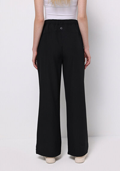 صورة من أسود للنساء بناطيل