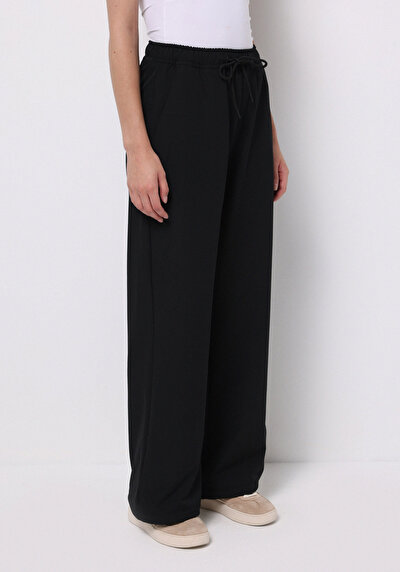 صورة من أسود للنساء بناطيل