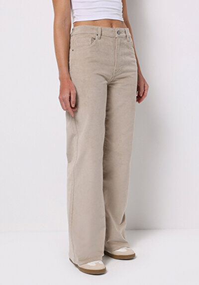 صورة من بيج للنساء بناطيل