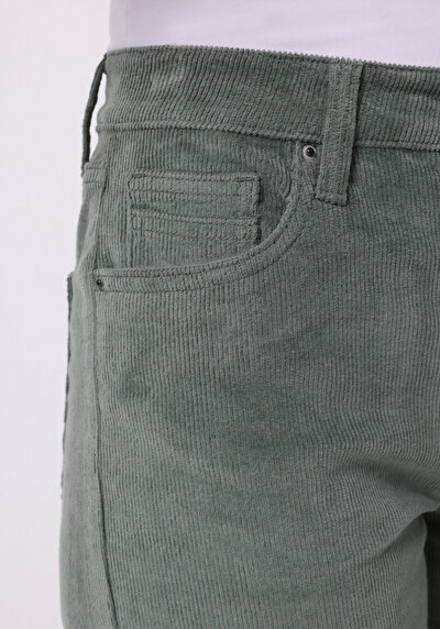 اعرض التفاصيل لـ أخضر للنساء بناطيل