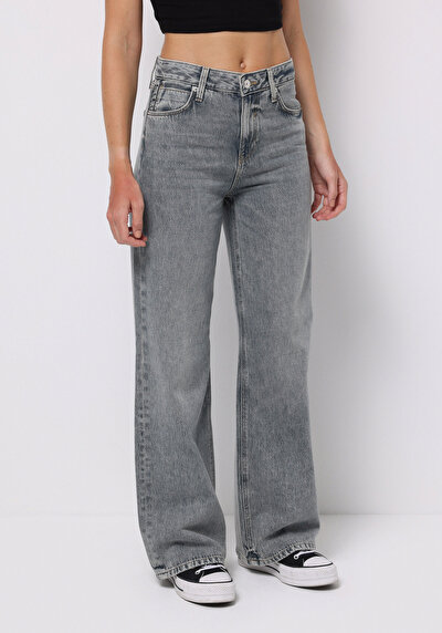 صورة من أزرق للنساء بناطيل