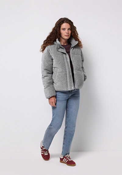 صورة من رمادي للنساء جاكيت