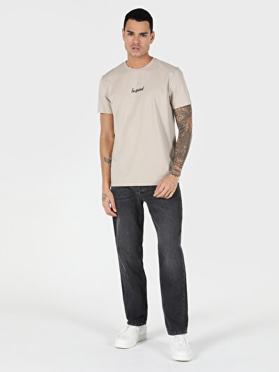 صورة من بيج للرجال تي شيرت بأكمام قصيرة