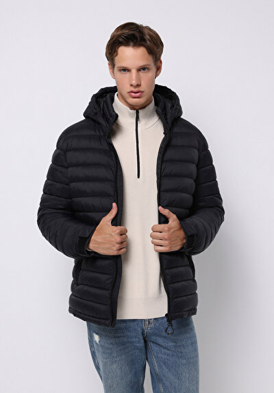 صورة من أسود للرجال جاكيت