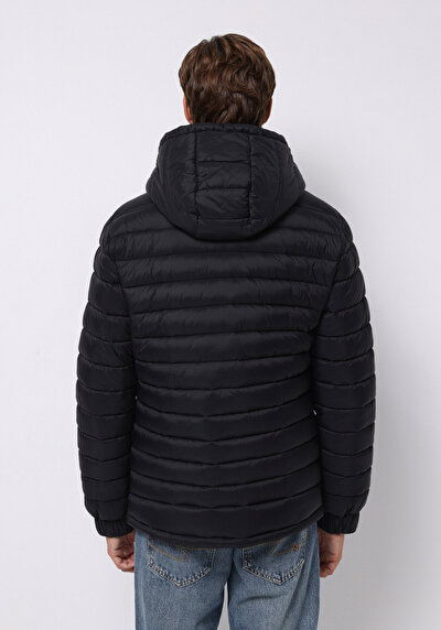 صورة من أسود للرجال جاكيت