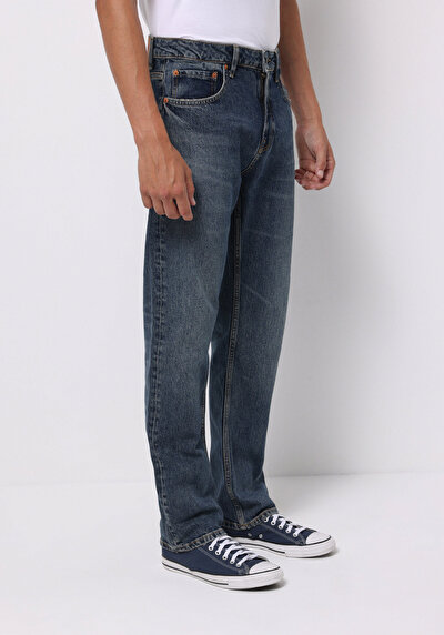 صورة من أزرق للرجال بناطيل