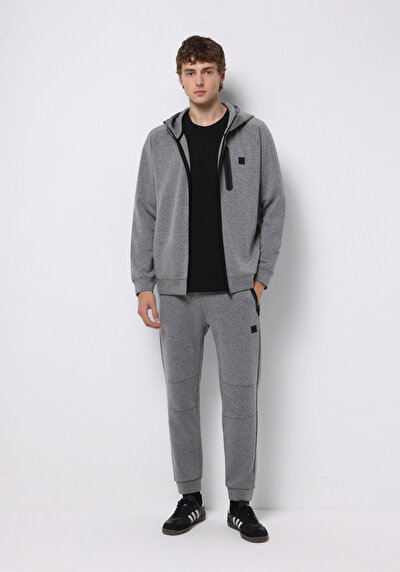 صورة من أنتراسيت للرجال بنطال رياضي