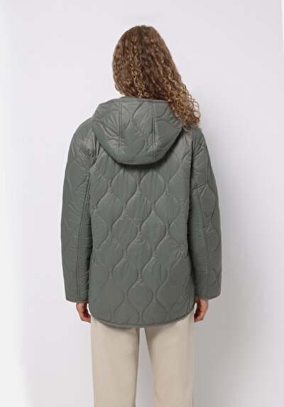 صورة من أخضر للنساء جاكيت