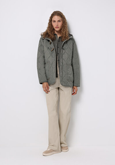 صورة من أخضر للنساء جاكيت