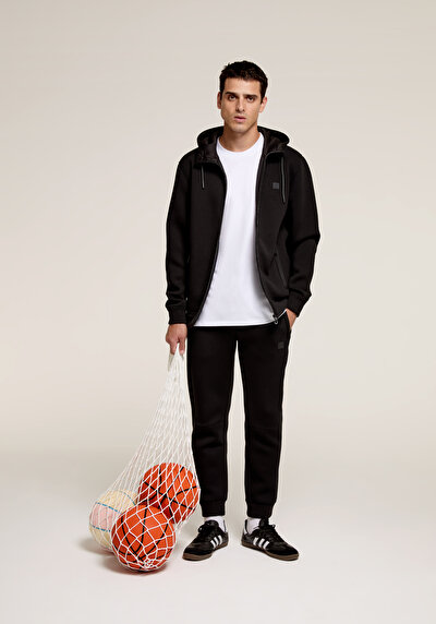 صورة من أسود للرجال بلوز