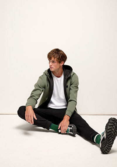 صورة من أخضر للرجال بلوز