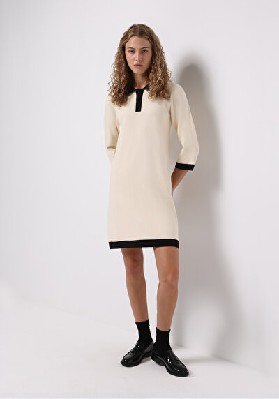 صورة من بيج فاتح للنساء فستان