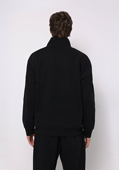 صورة من أسود للرجال بلوز