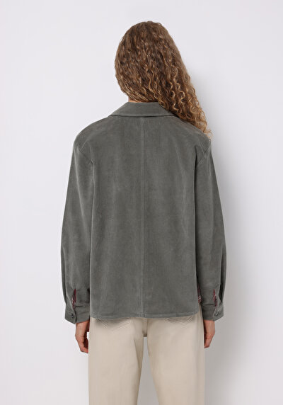 صورة من أخضر للنساء قميص كم طويل