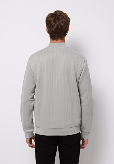 صورة من رمادي للرجال جاكيت سترة