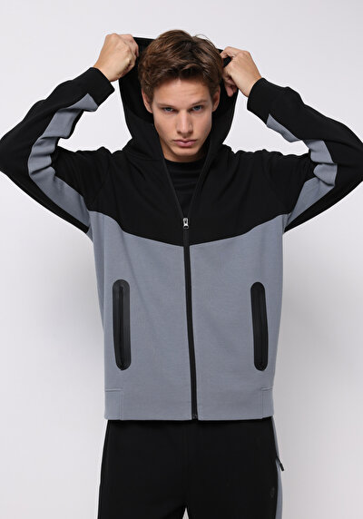 صورة من أسود للرجال بلوز