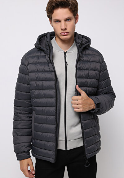 صورة من أنتراسيت للرجال جاكيت