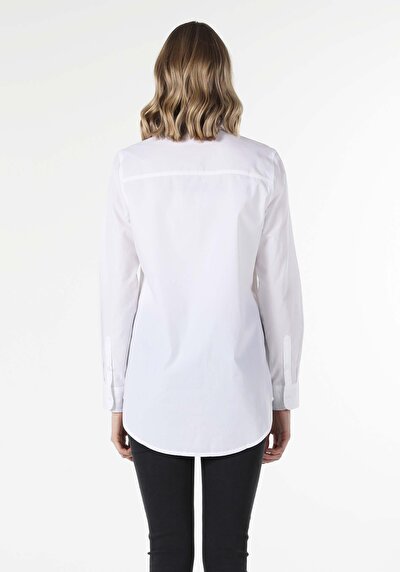 صورة من أبيض للنساء قميص كم طويل