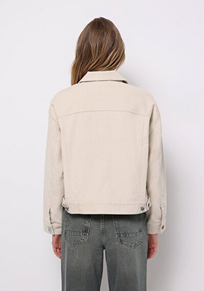 صورة من بيج فاتح للنساء