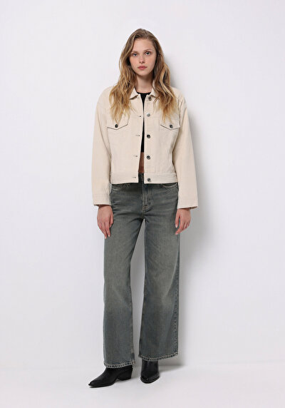 صورة من بيج فاتح للنساء