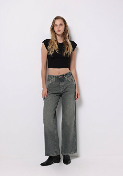 صورة من أزرق للنساء بناطيل