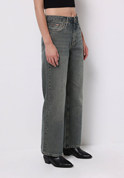 صورة من أزرق للنساء بناطيل