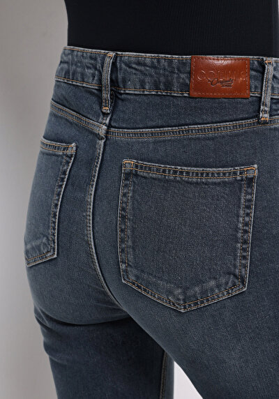 اعرض التفاصيل لـ أزرق للنساء بناطيل