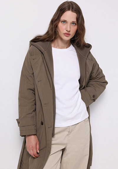 صورة من بني للنساء ملابس خارجية