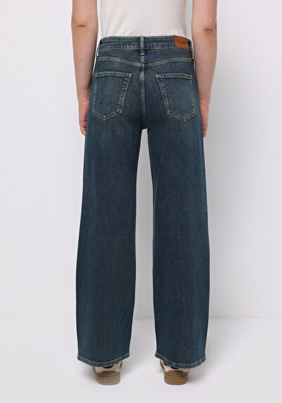 صورة من أزرق للنساء بناطيل