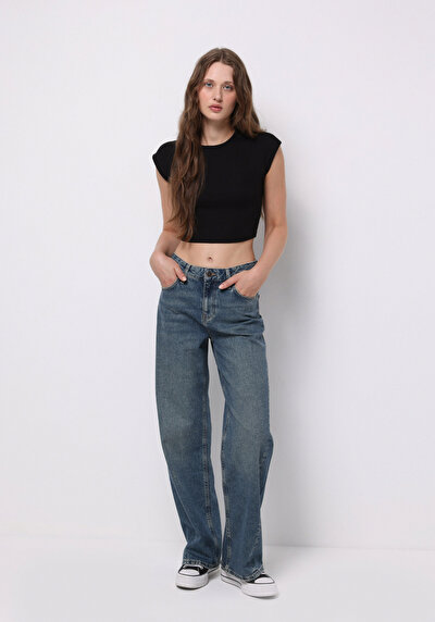 صورة من أسود للنساء بناطيل