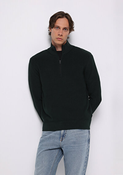 صورة من أخضر للرجال بلوفر