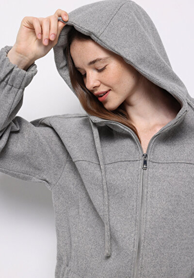 صورة من رمادي للنساء