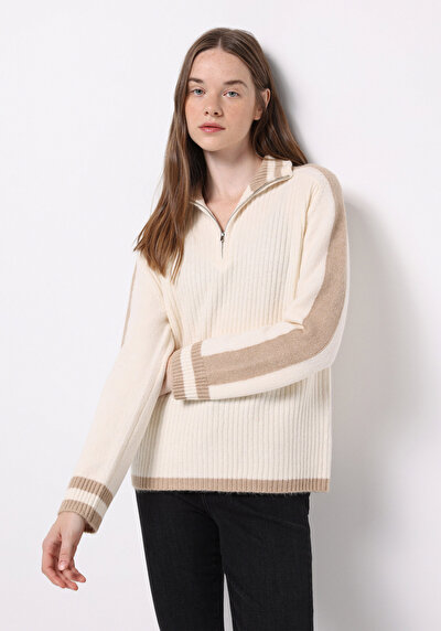 صورة من بيج فاتح للنساء