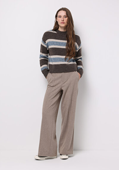 صورة من بيج للنساء بنطال رياضي