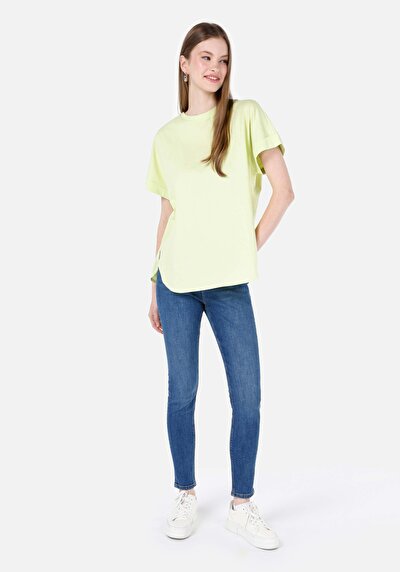 صورة من رقبة مستديرة مستقيم نسائي أخضر كم قصير تي شيرت