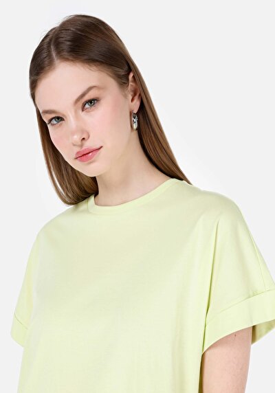 صورة من رقبة مستديرة مستقيم نسائي أخضر كم قصير تي شيرت