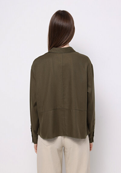 صورة من كاكي للنساء قميص كم طويل