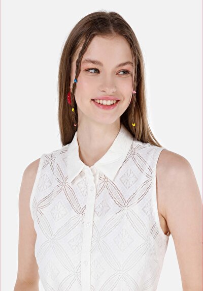 اعرض التفاصيل لـ فستان نسائي أبيض مطرز بياقة قميص عادي  