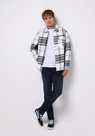 صورة من أزرق للرجال بناطيل