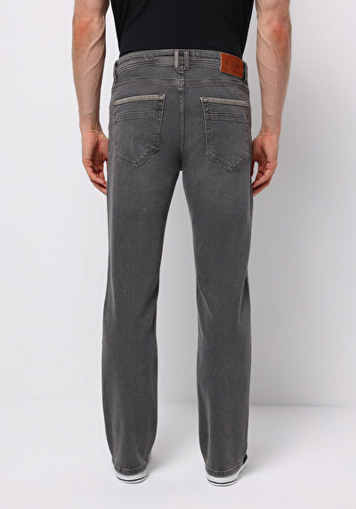 اعرض التفاصيل لـ أسود للرجال بناطيل