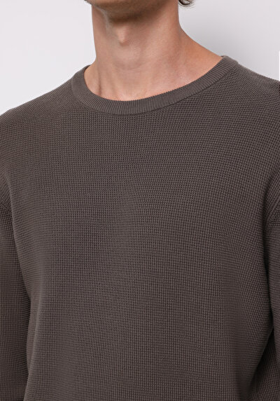 صورة من بني للرجال بلوفر