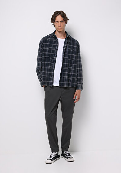 صورة من أنتراسيت للرجال بناطيل